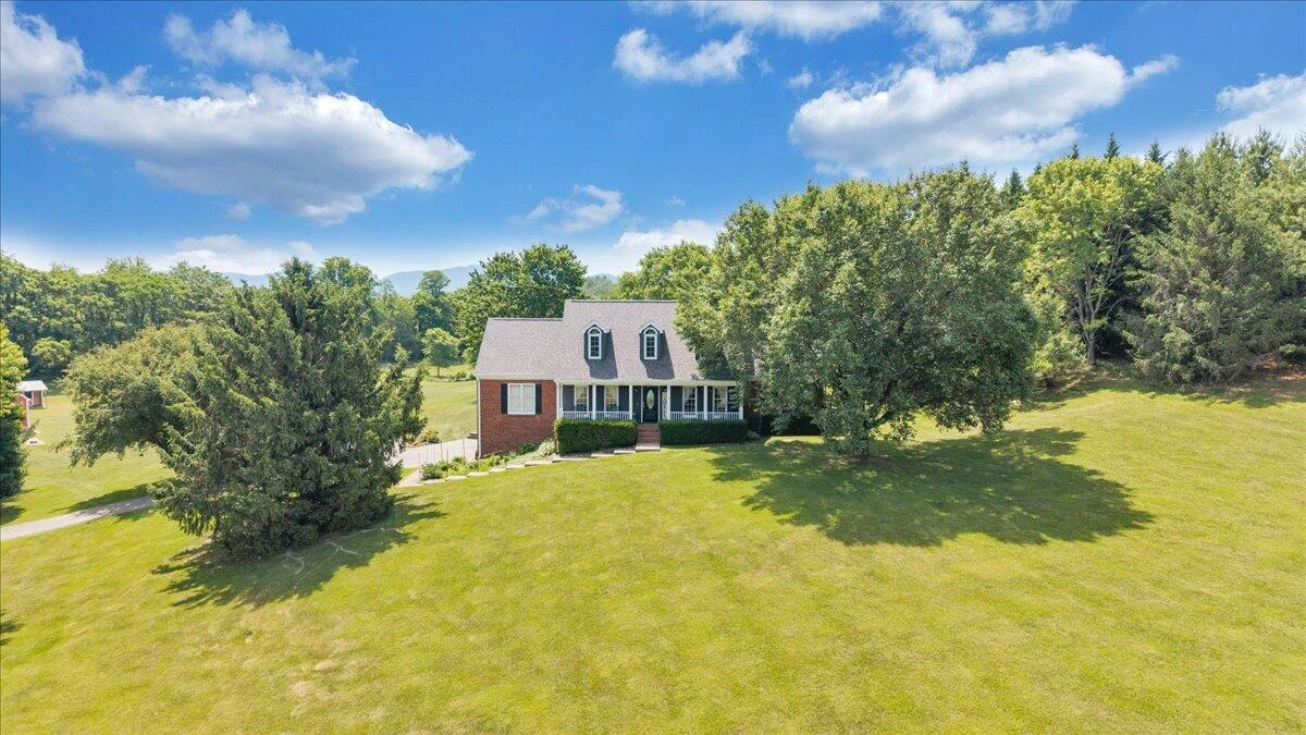 144 E Arrowhead CT - Photo 98