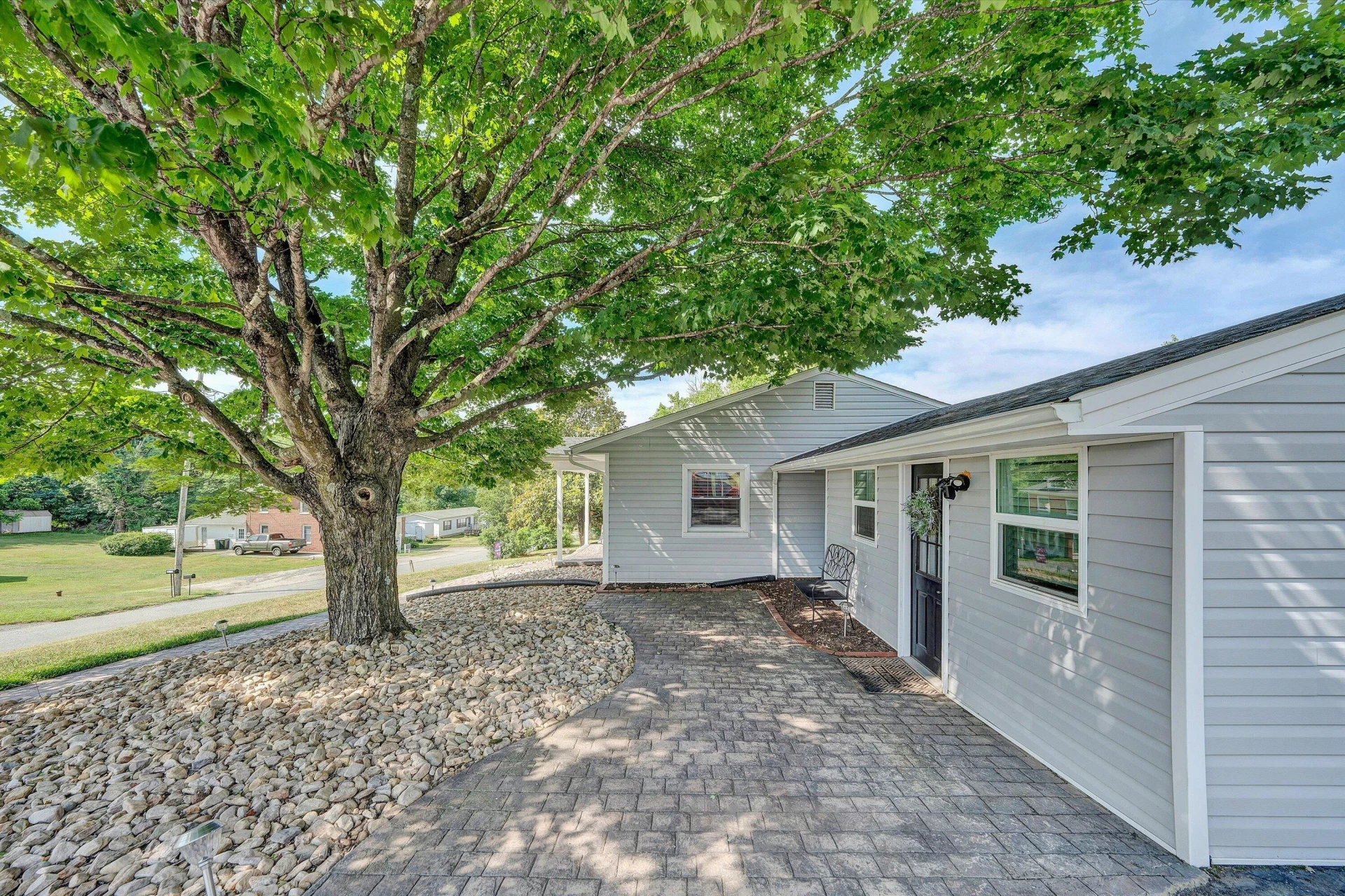 145 Amsterdam RD - Photo 3