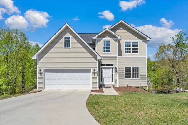 1140 Crosscreek DR