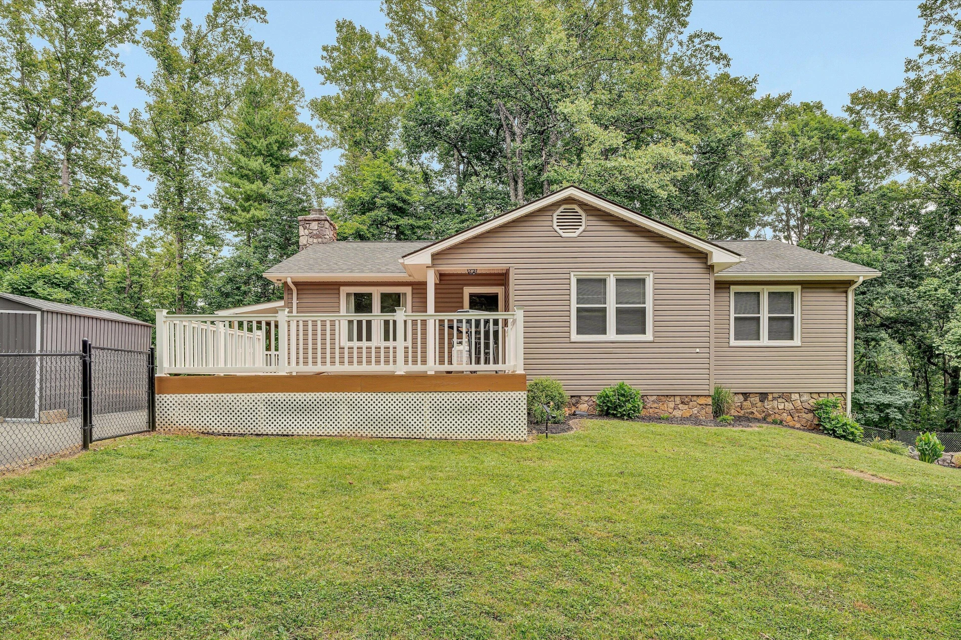 190 Brookrun DR - Photo 4