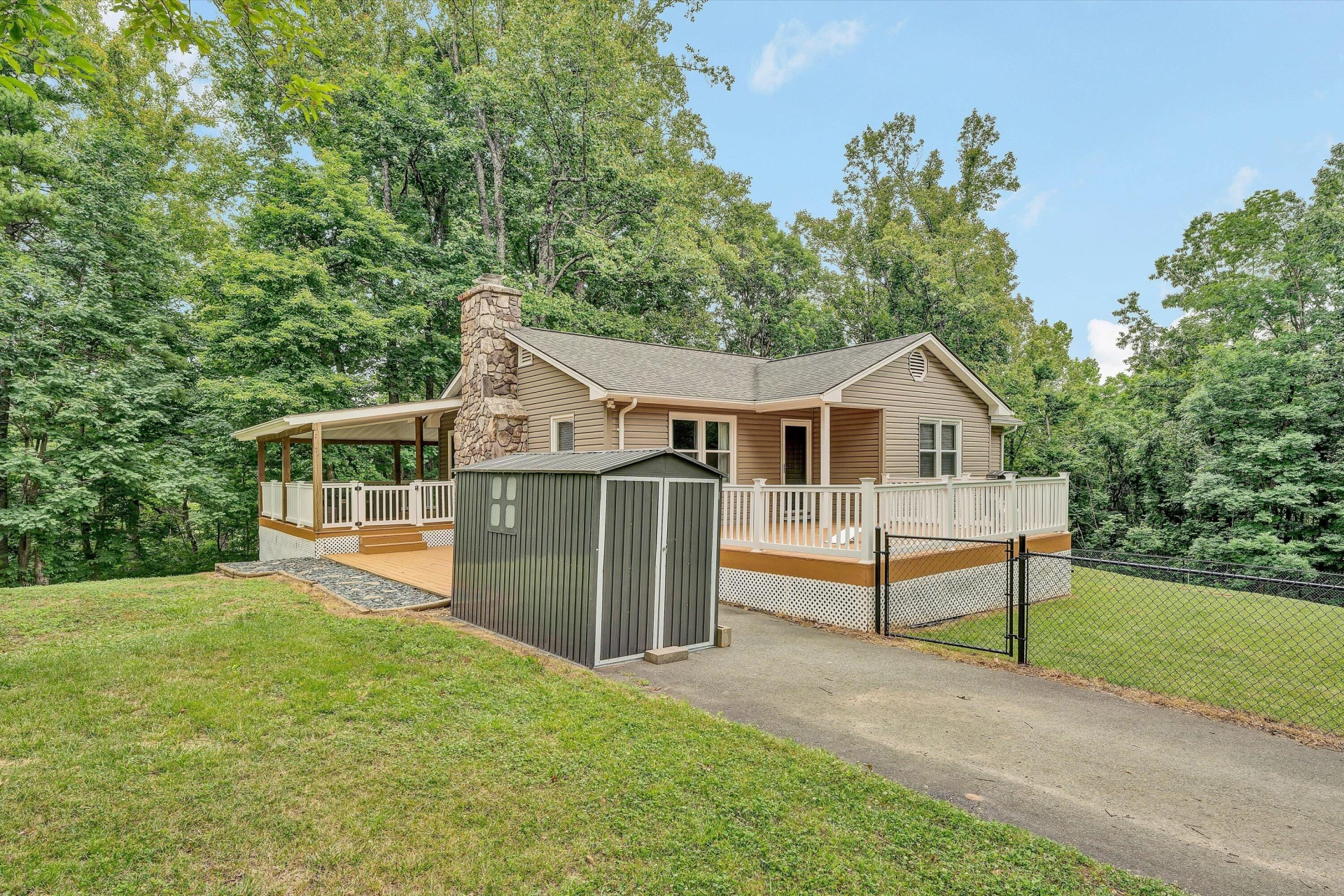 190 Brookrun DR - Photo 5