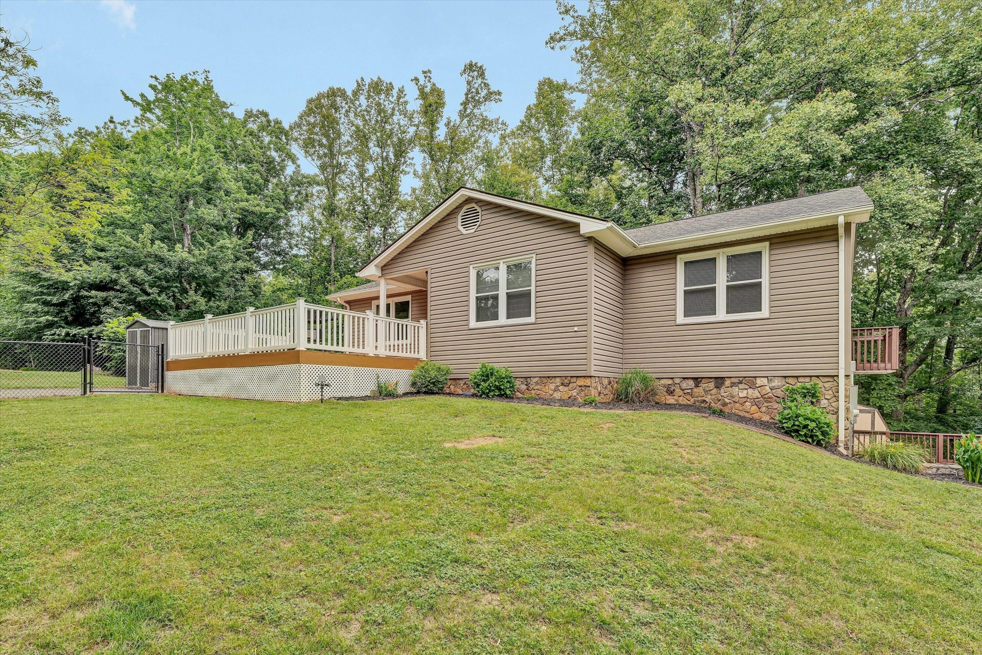 190 Brookrun DR - Photo 6