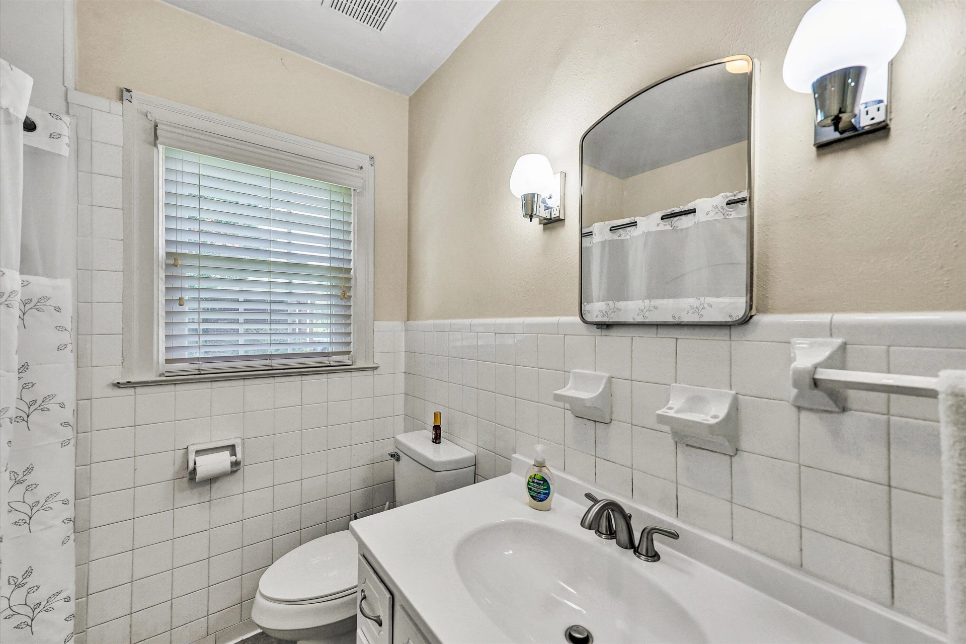 225 HILLCREST DR - Photo 30