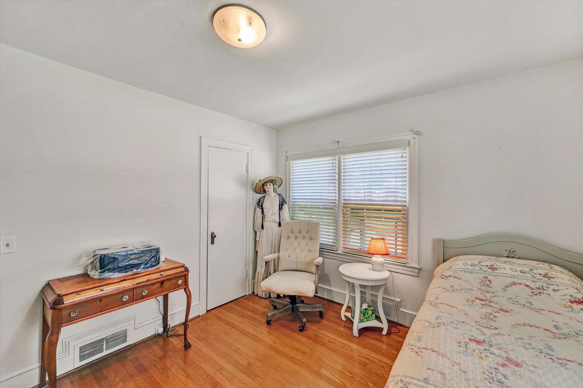 225 HILLCREST DR - Photo 32