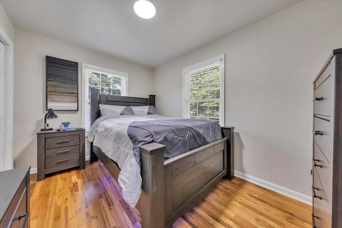 1101 Gearhart RD SE - Photo 13