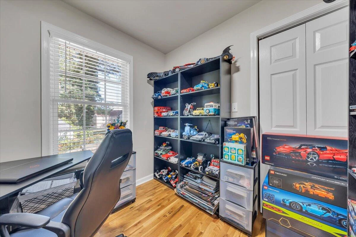 1101 Gearhart RD SE - Photo 14