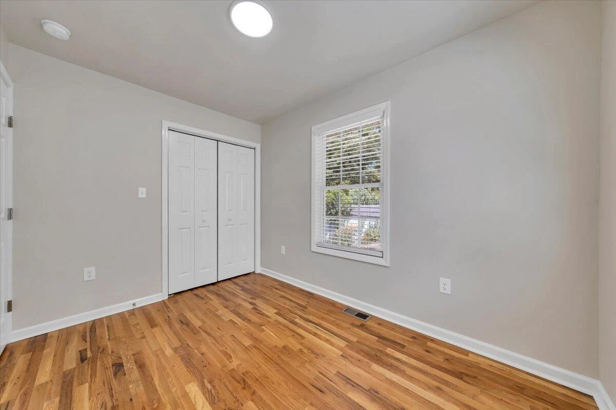 1101 Gearhart RD SE - Photo 16