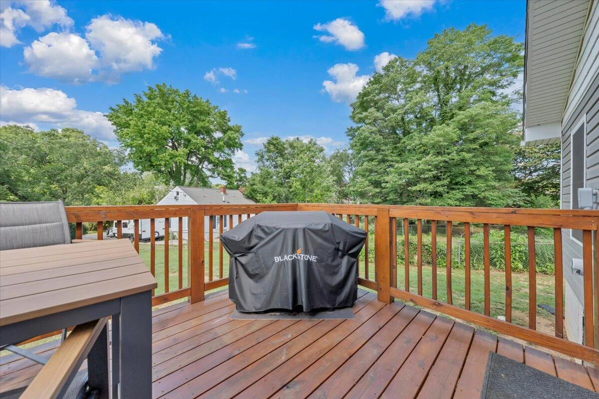 1101 Gearhart RD SE - Photo 20