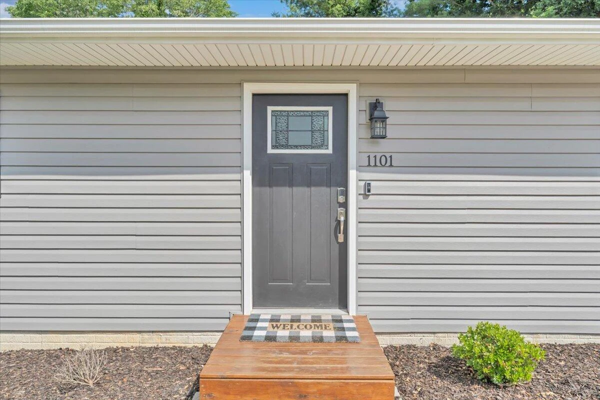 1101 Gearhart RD SE - Photo 3