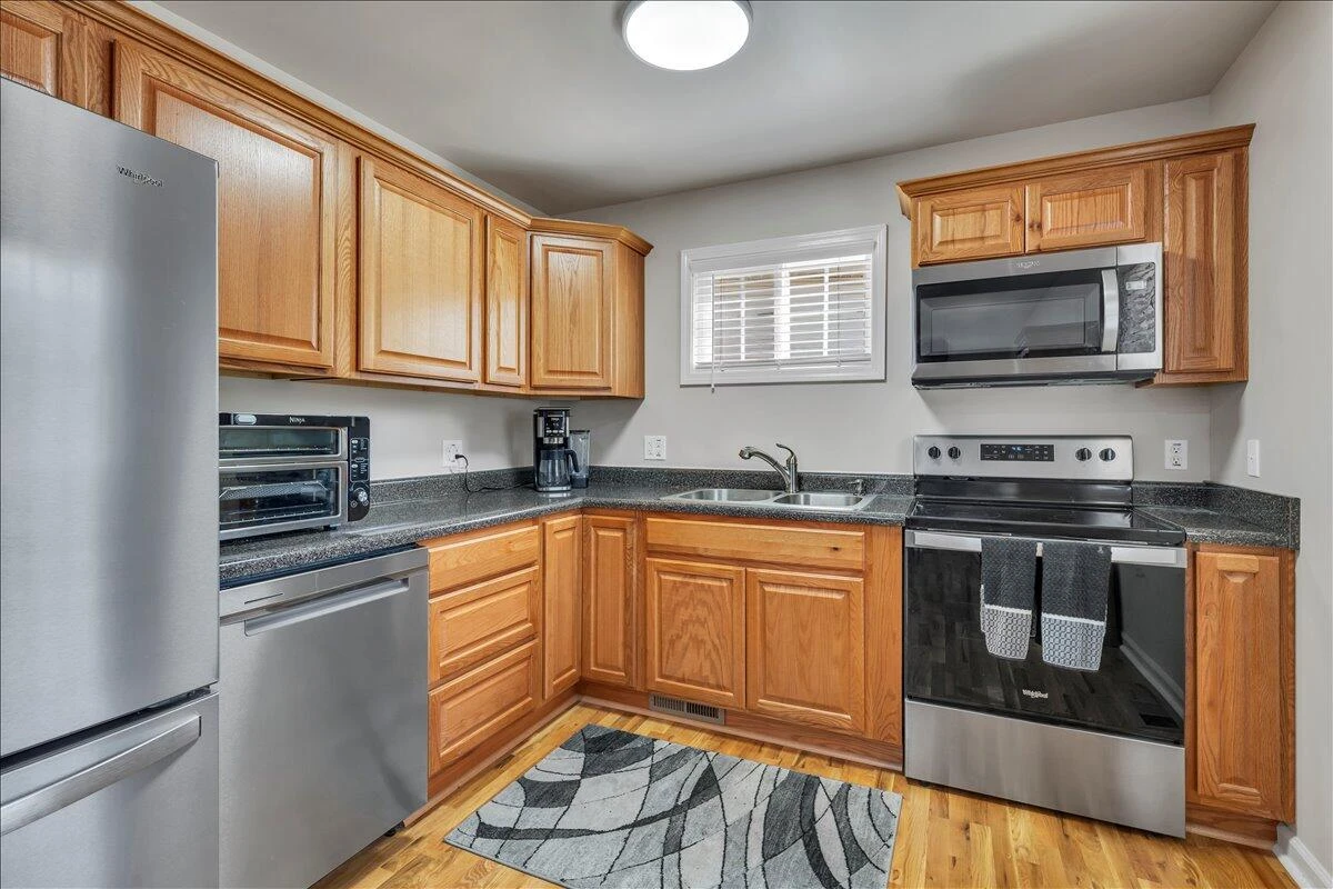 1101 Gearhart RD SE - Photo 8
