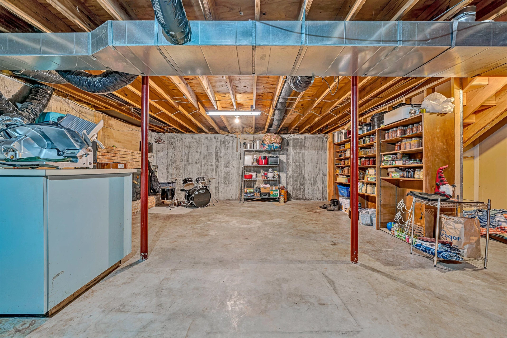 335 DAYTONA DR - Photo 40