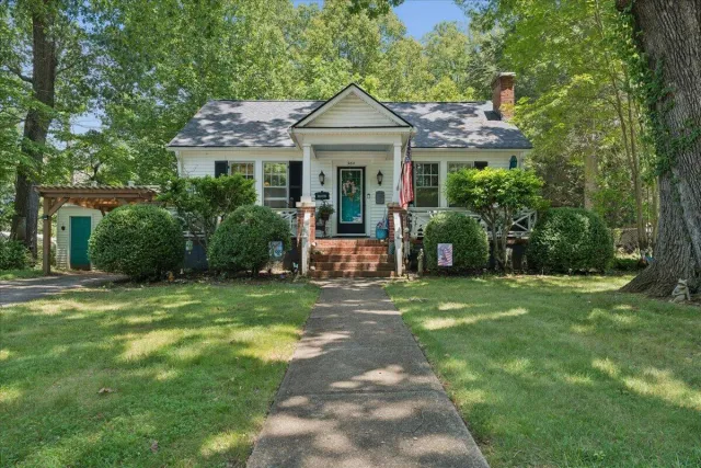 984 Ashland AVE