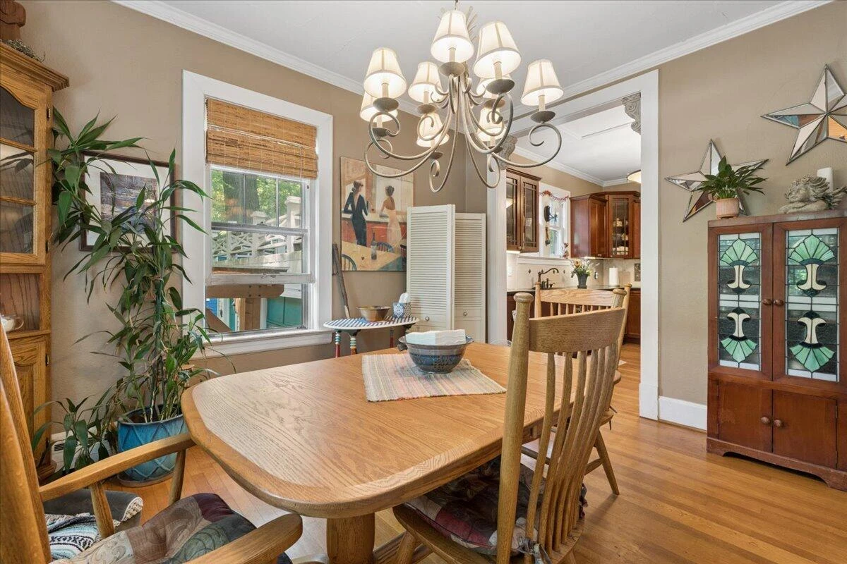 984 Ashland AVE - Photo 11