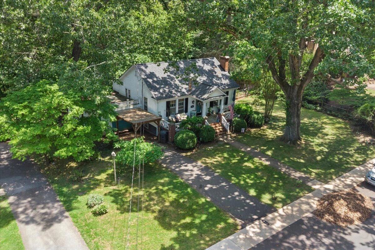 984 Ashland AVE - Photo 2