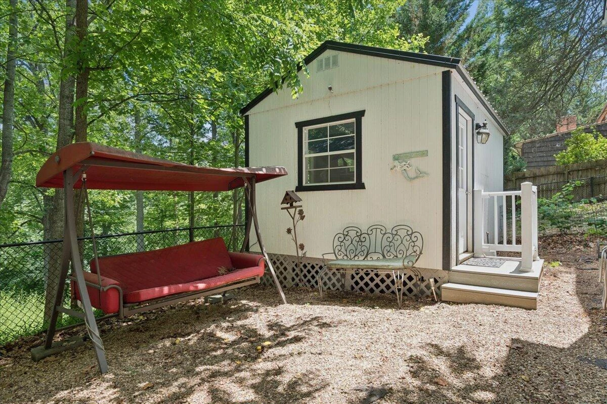984 Ashland AVE - Photo 23
