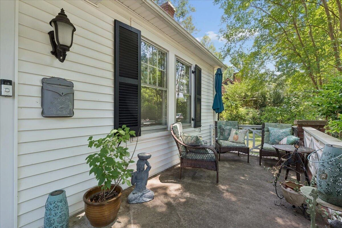 984 Ashland AVE - Photo 4