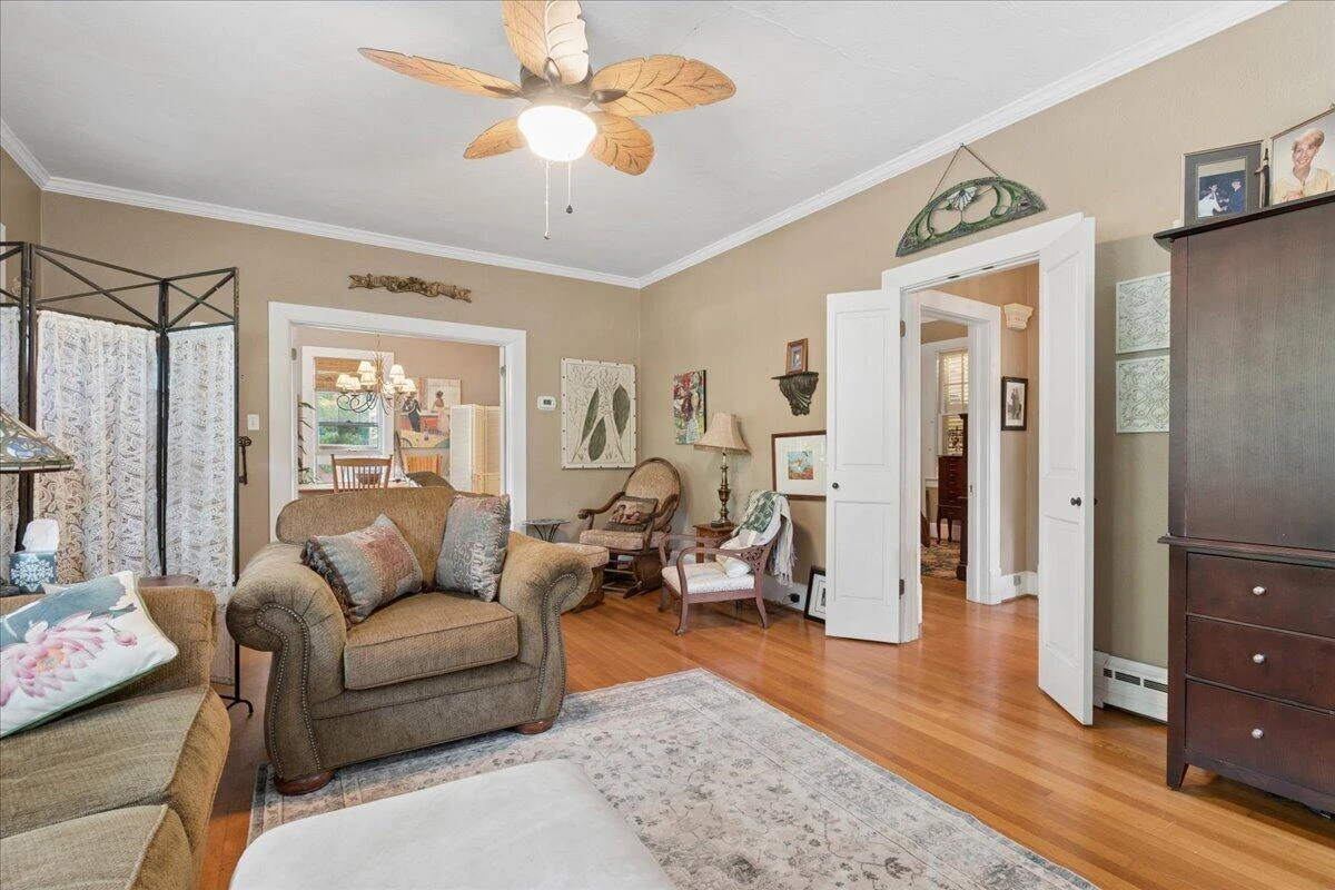 984 Ashland AVE - Photo 7