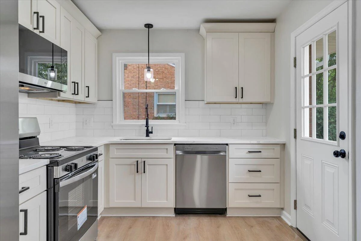 1415 Haydon ST - Photo 12