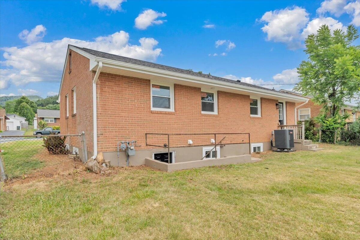 1415 Haydon ST - Photo 34
