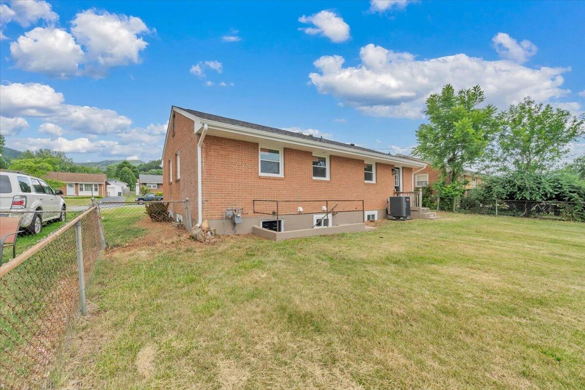 1415 Haydon ST - Photo 35