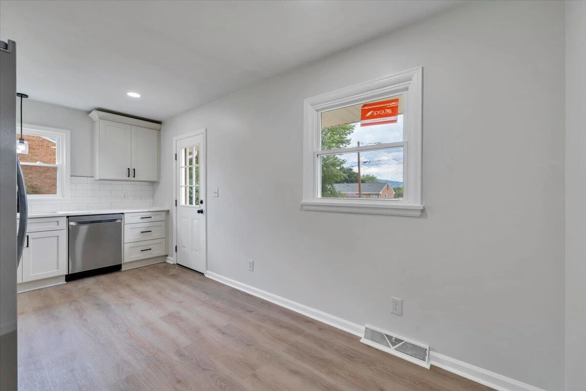 1415 Haydon ST - Photo 9