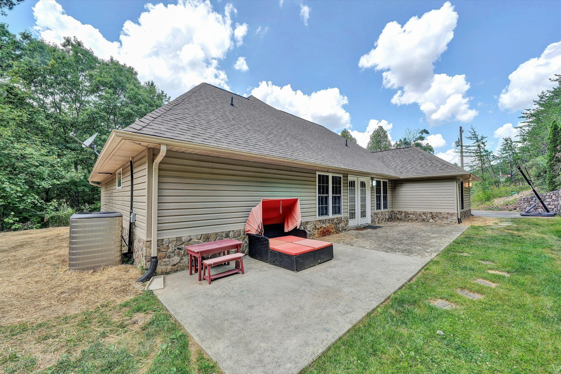 3075 Creekside DR - Photo 31