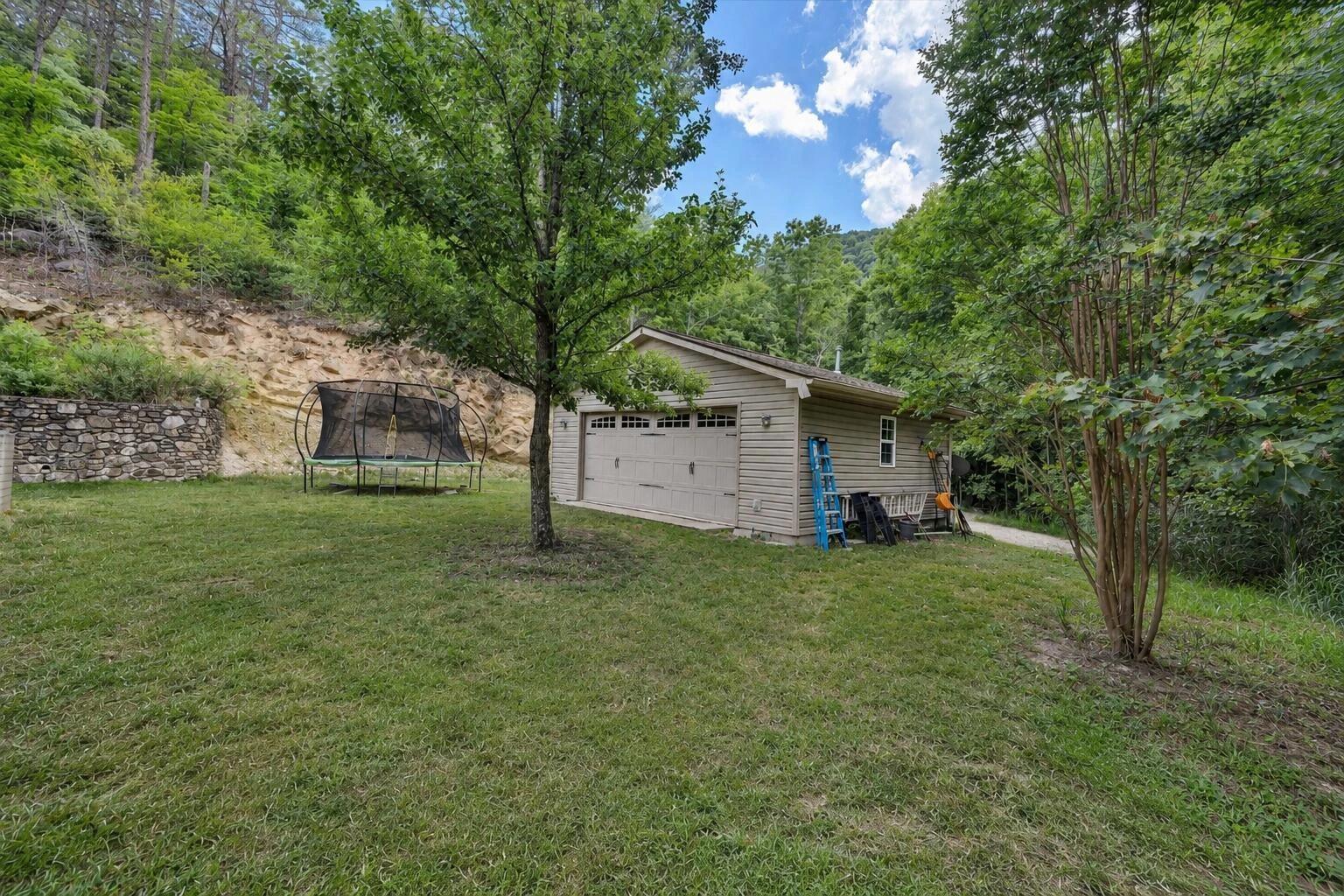 3075 Creekside DR - Photo 32