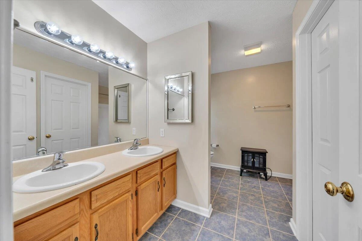 20 Wood Ridge DR - Photo 16