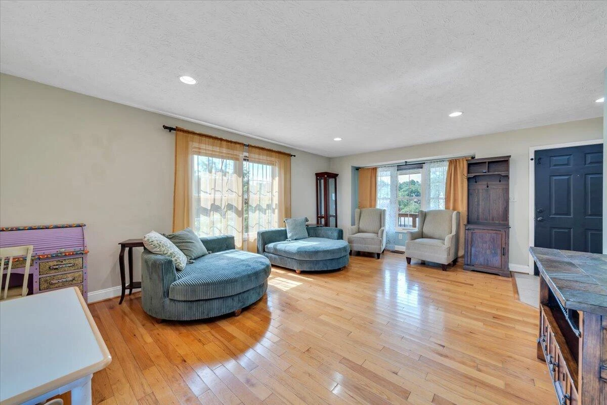 20 Wood Ridge DR - Photo 8