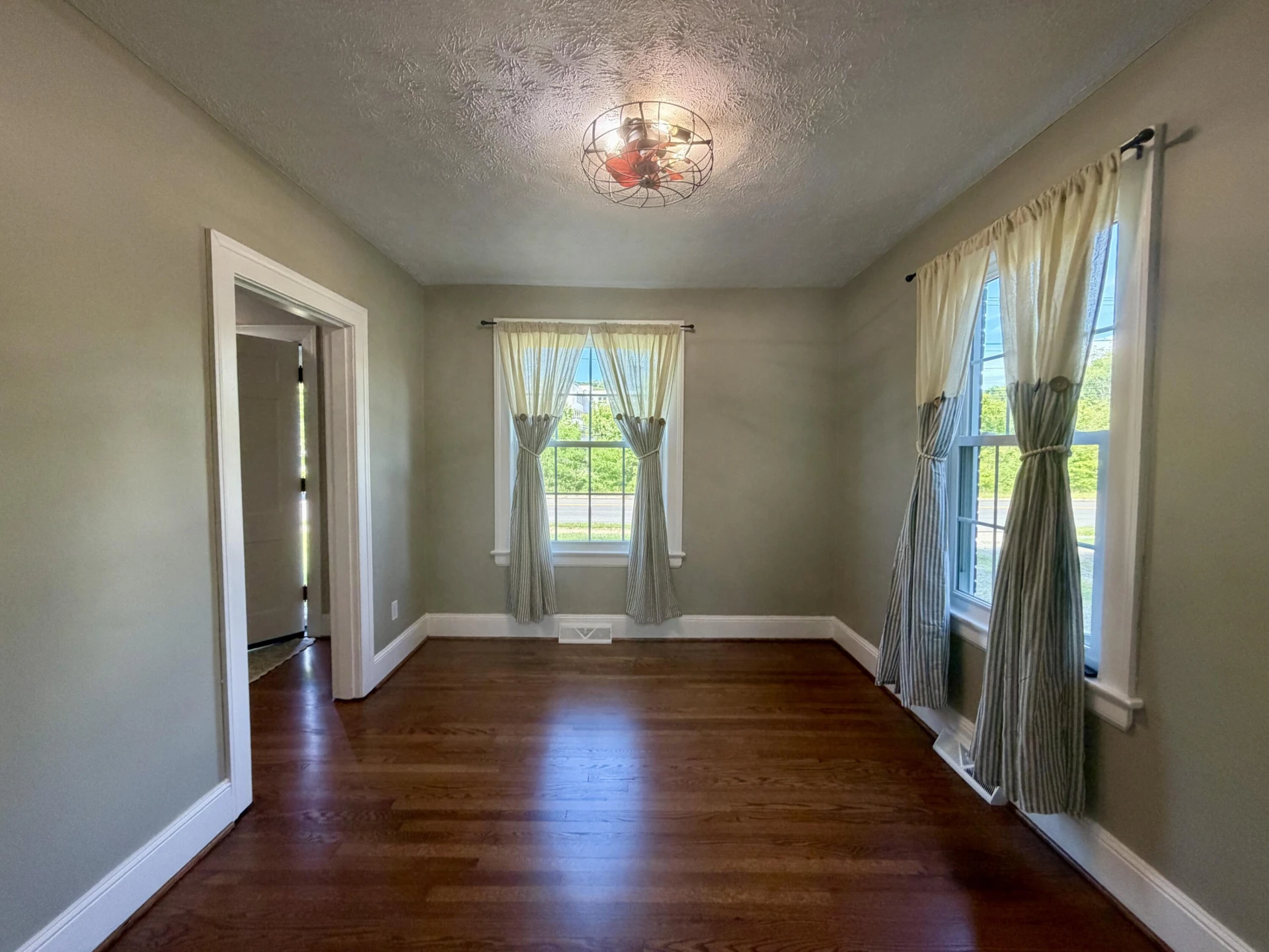 2901 Riverside DR - Photo 19