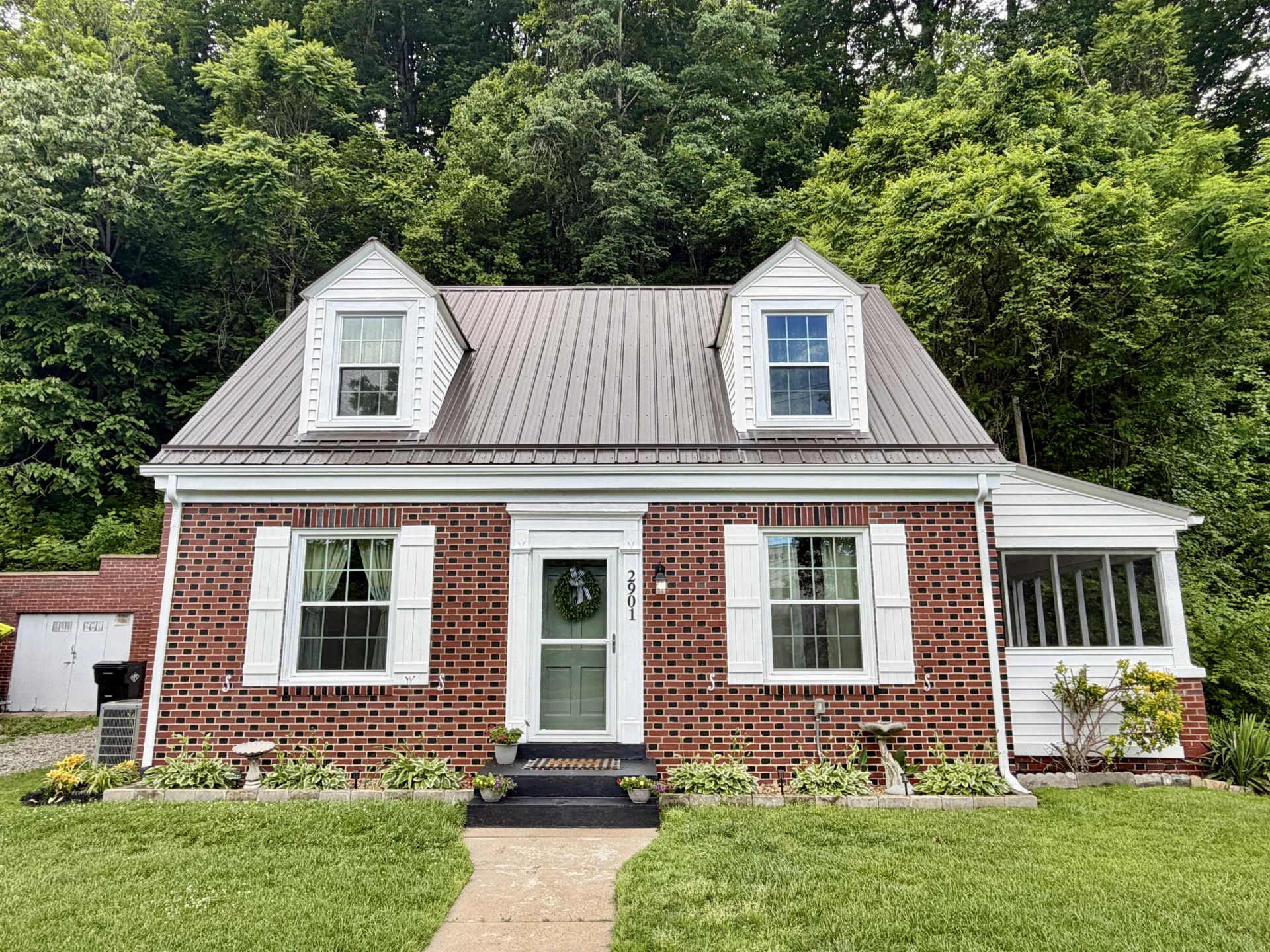 2901 Riverside DR - Photo 3