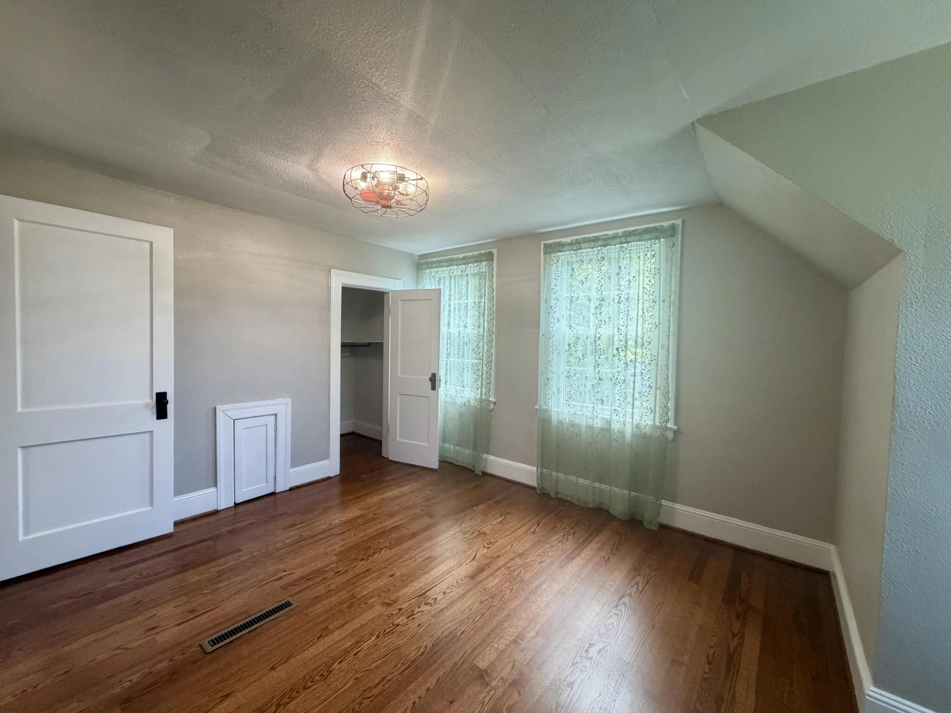 2901 Riverside DR - Photo 37