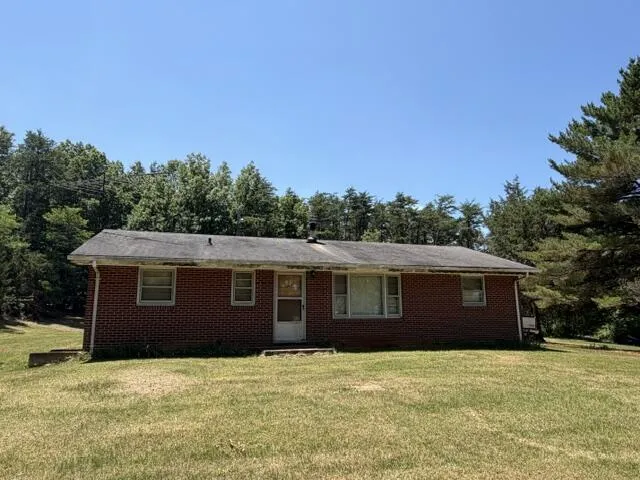 4689 Pittsville RD, Pittsville, VA, 24139