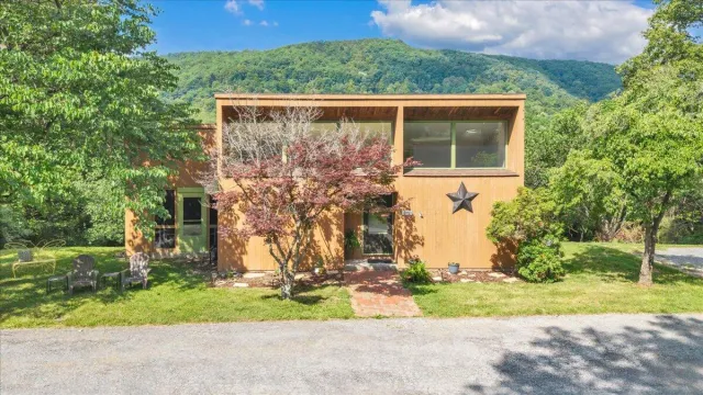 180 Daleview DR, Daleville, VA, 24083
