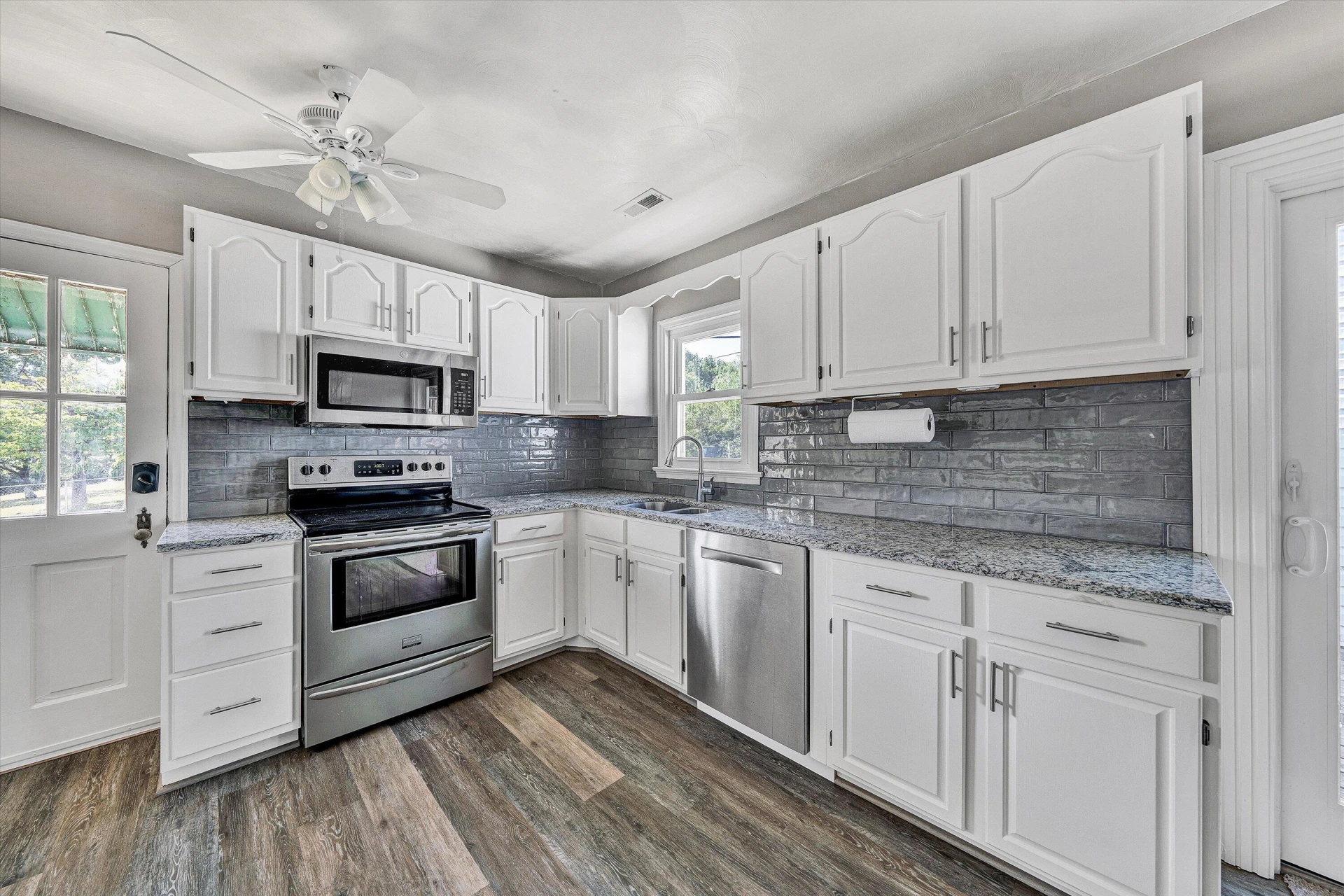 2502 Westover AVE SW - Photo 9