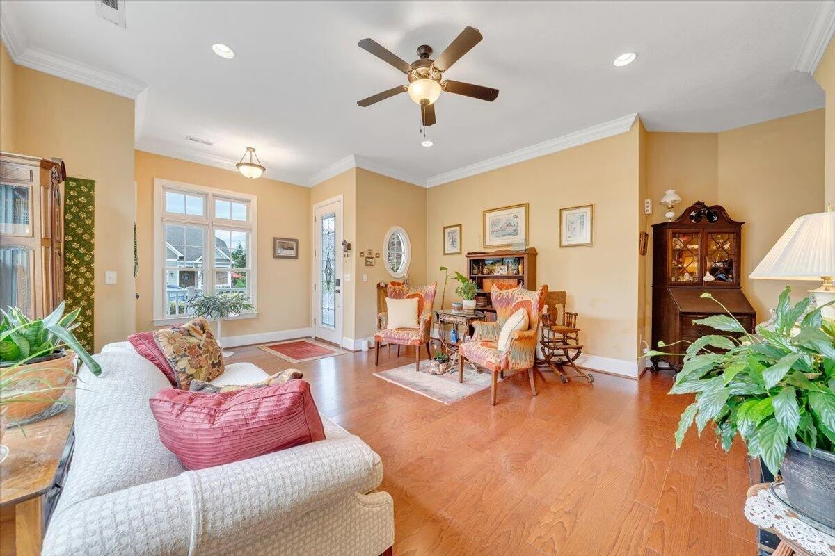 4923 Laryn LN - Photo 4