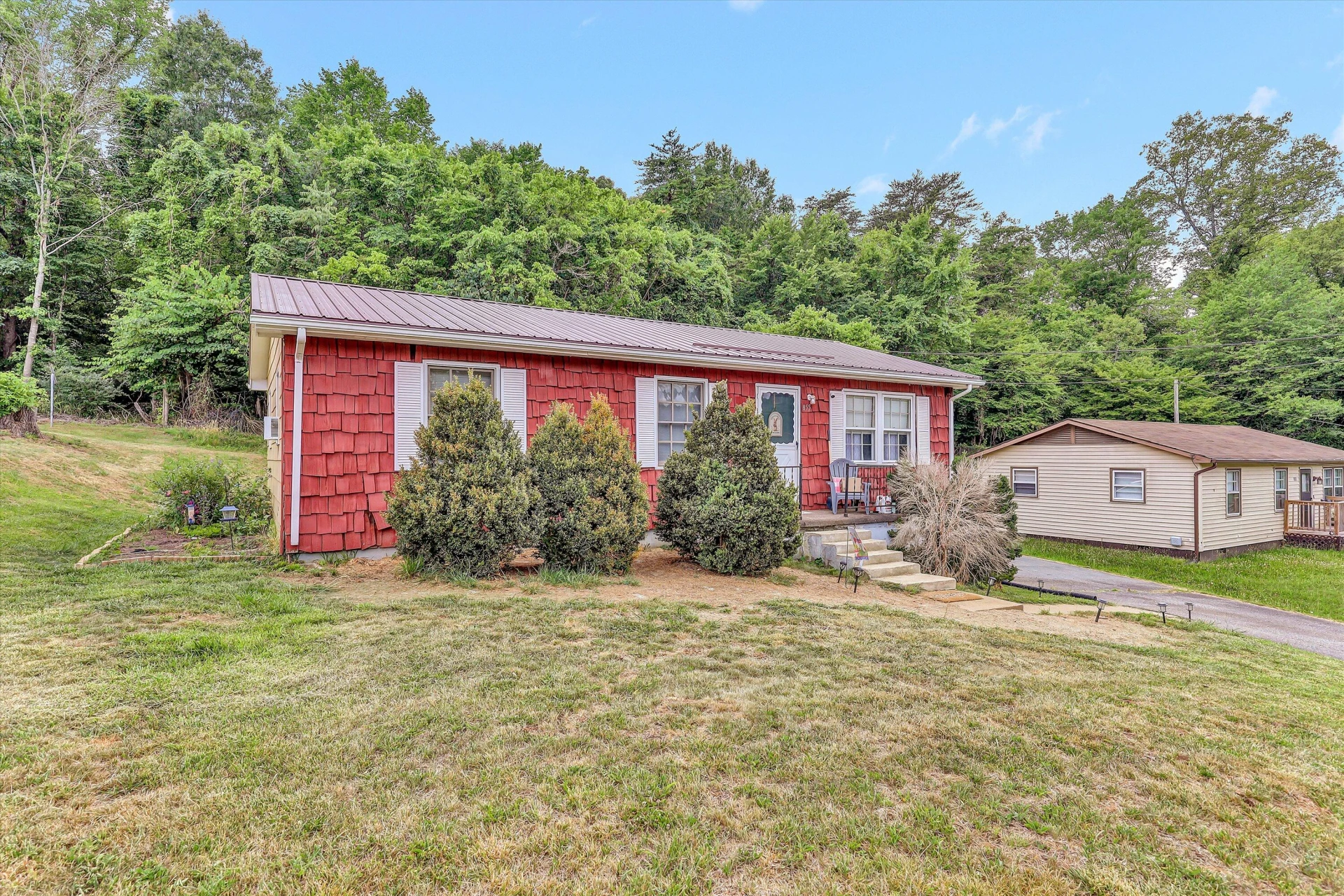 855 Southland DR - Photo 2