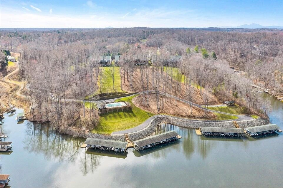 231 Mountain Cove DR ## A-2 - Photo 38