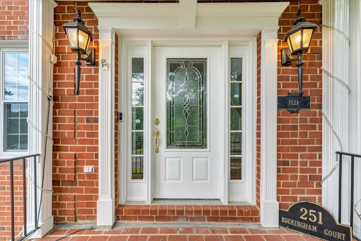 251 Buckingham CT - Photo 2
