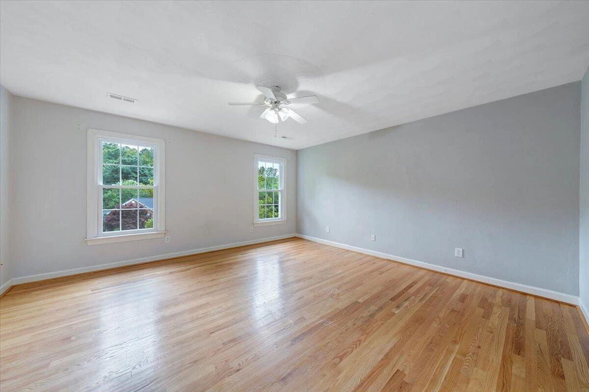 251 Buckingham CT - Photo 32
