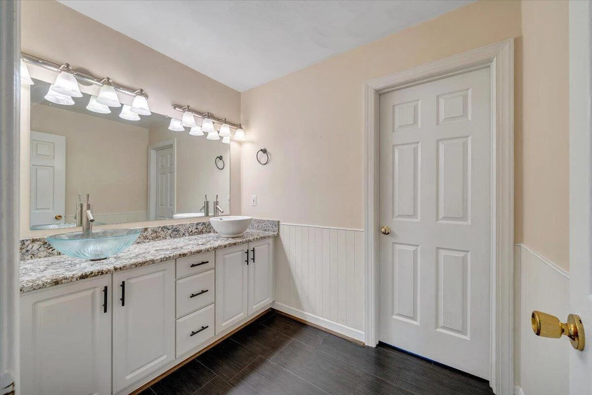 251 Buckingham CT - Photo 35