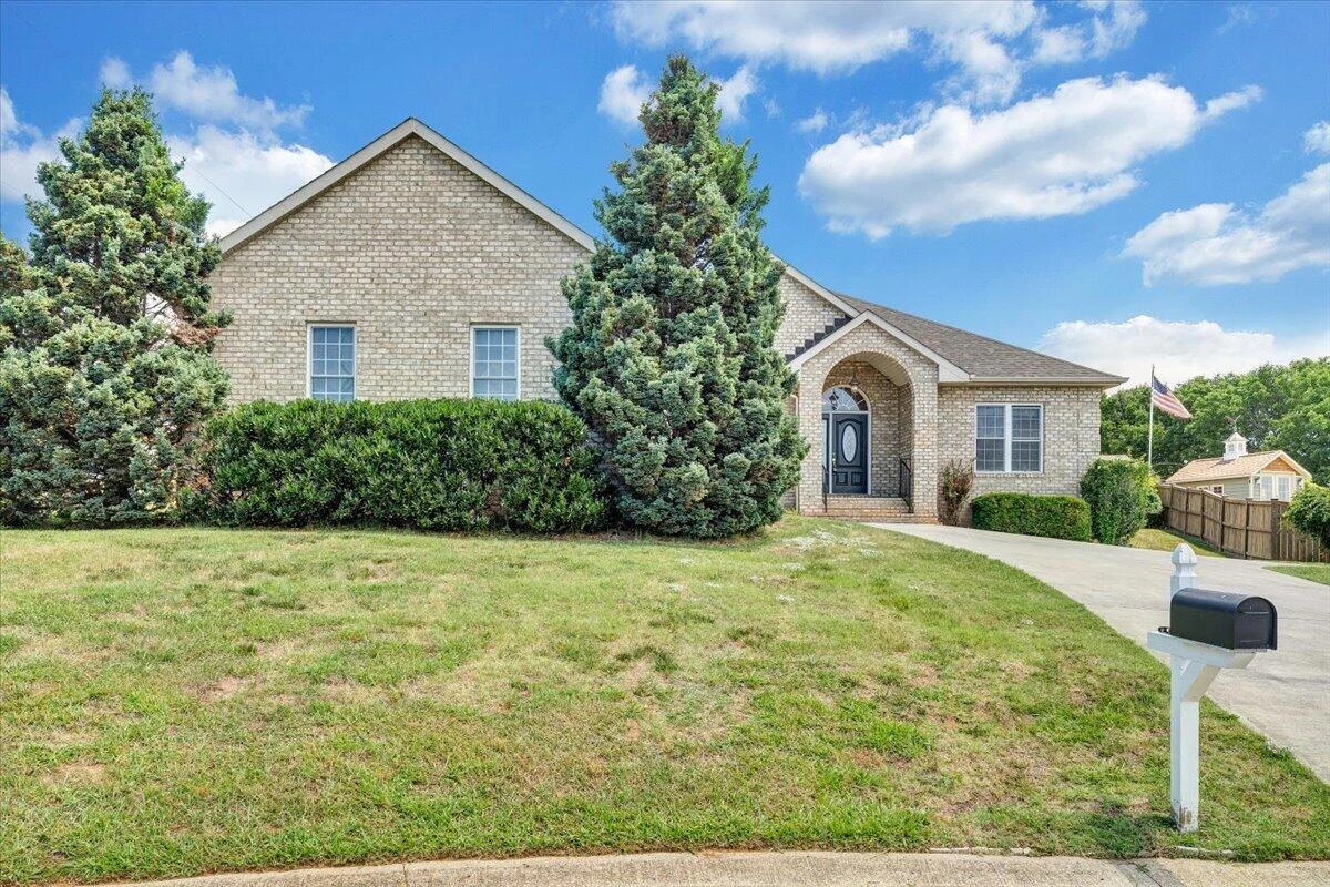 1619 Sterling Place CIR