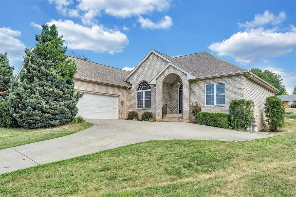 1619 Sterling Place CIR - Photo 2