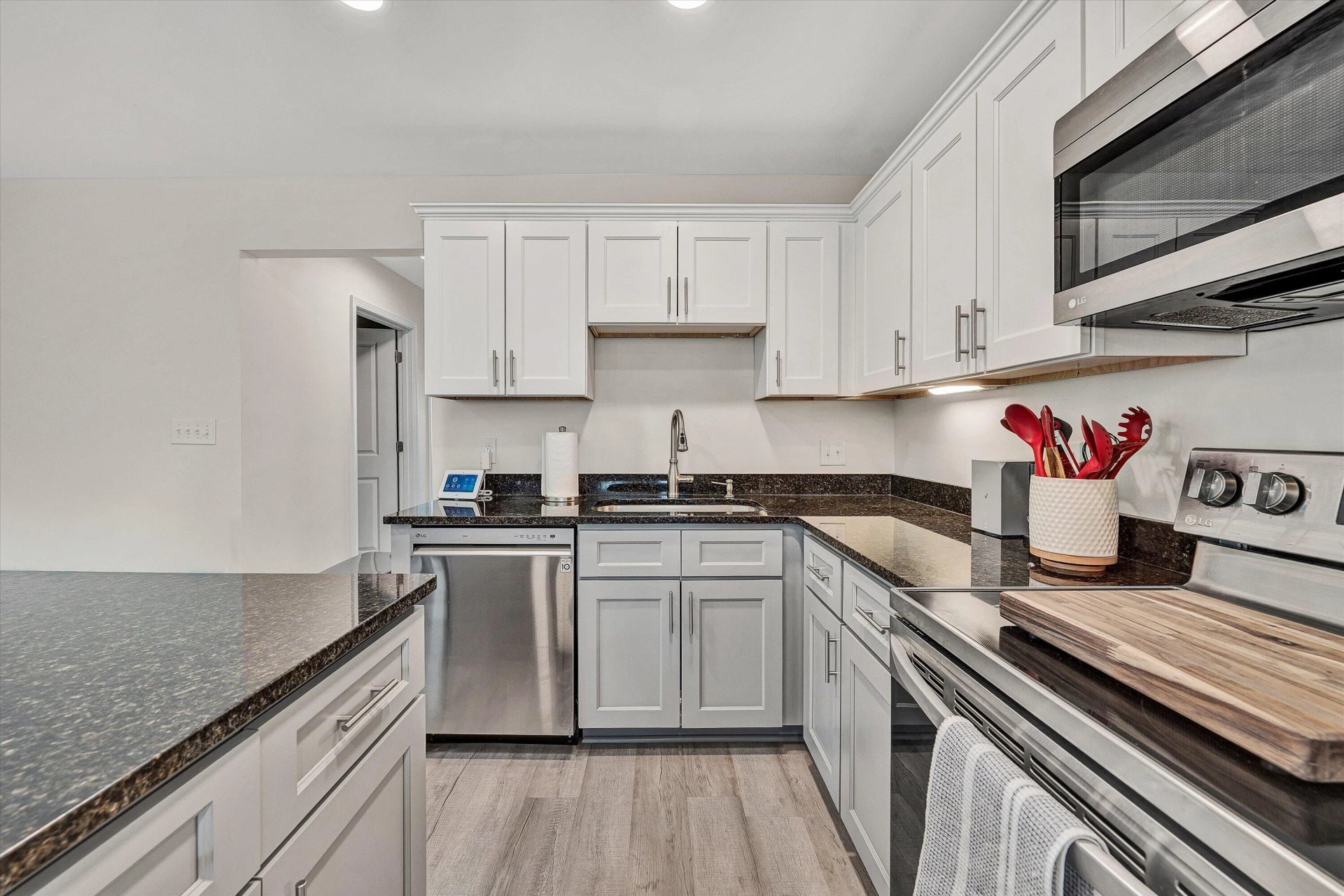 140 W Calhoun ST - Photo 9