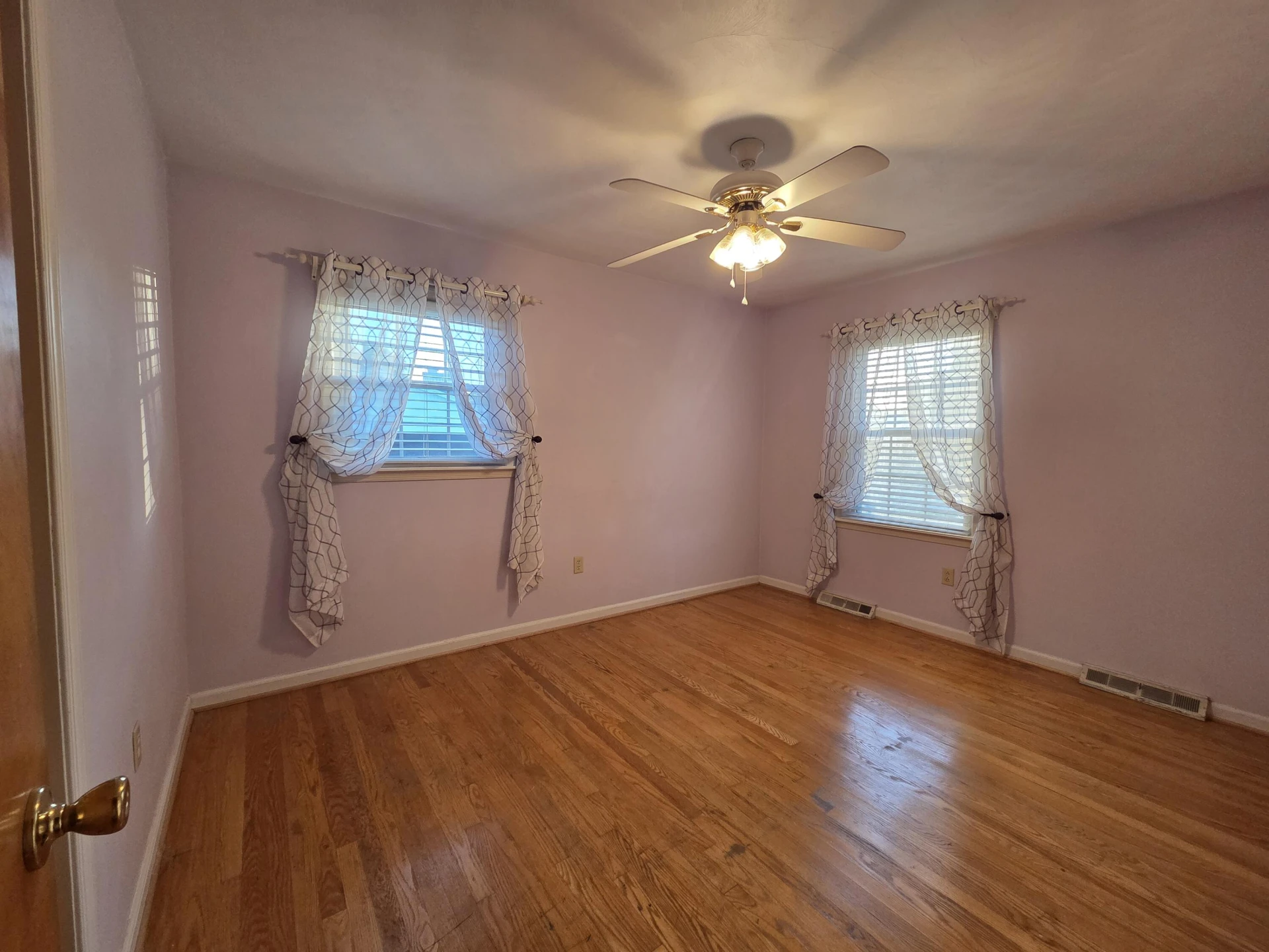 1055 Broadhill DR - Photo 18