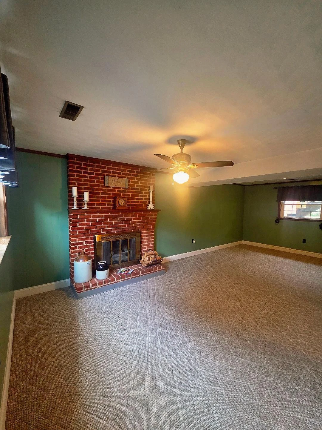 1055 Broadhill DR - Photo 23