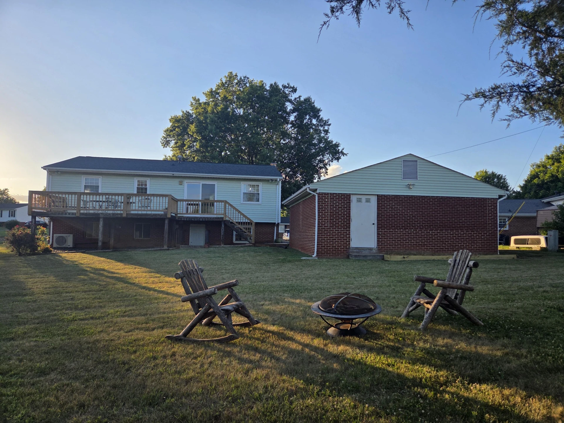 1055 Broadhill DR - Photo 26
