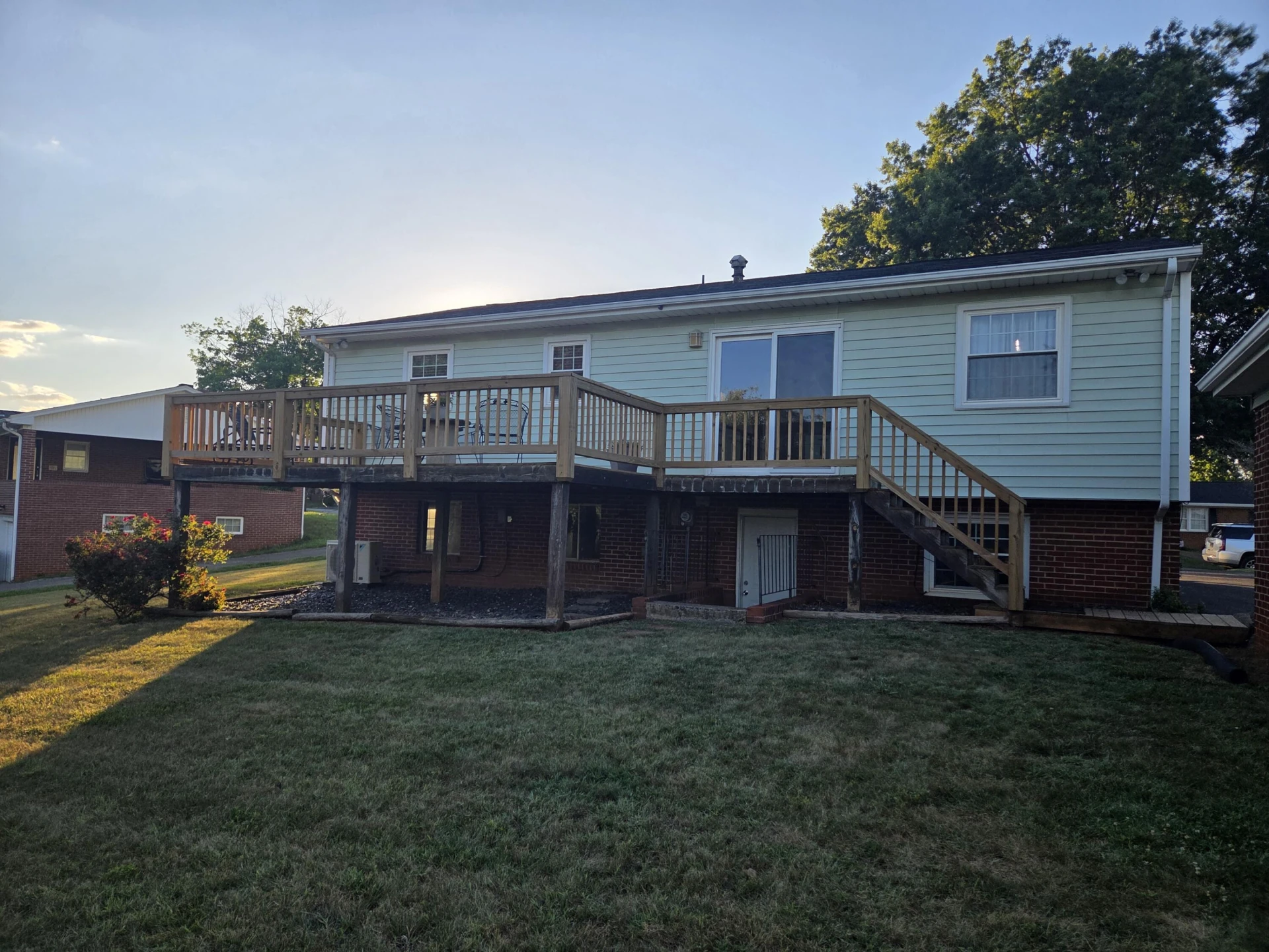 1055 Broadhill DR - Photo 27