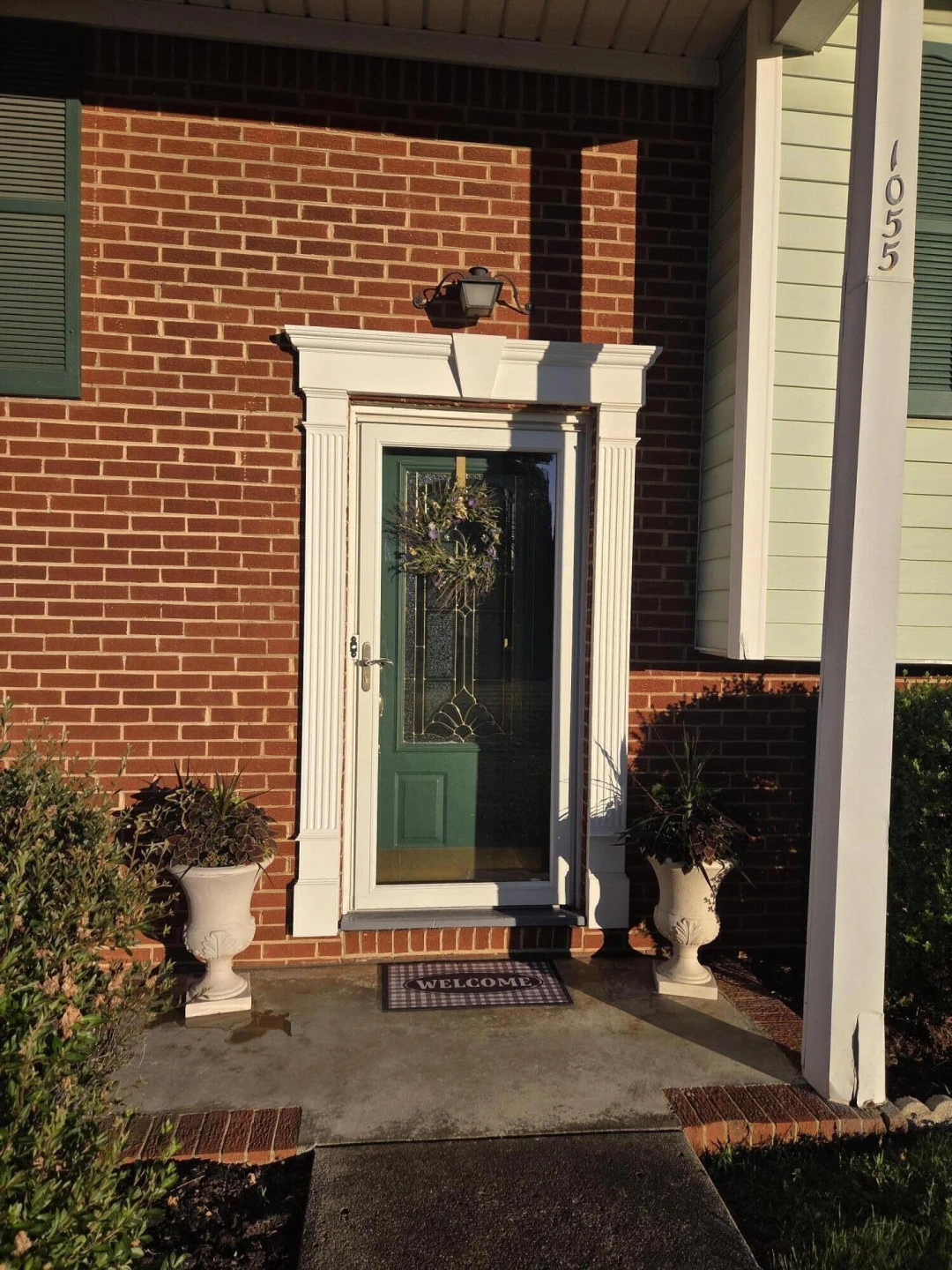 1055 Broadhill DR - Photo 4