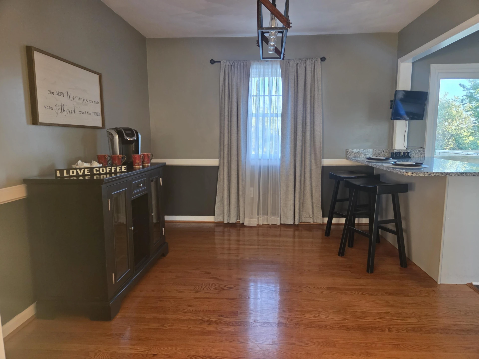 1055 Broadhill DR - Photo 9
